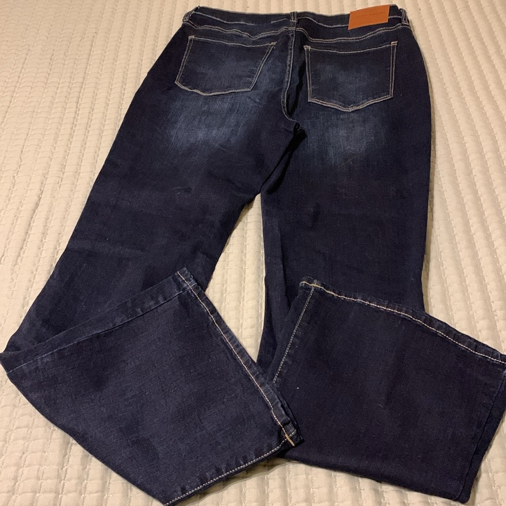 Lucky Brand Women's 5-Pocket Jeans Size 14/32 NWOT flared Bottoms Super cute - Picture 9 of 9